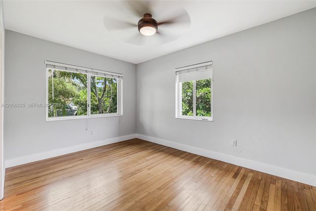 1012 NE 116th St, Biscayne Park, FL 33161