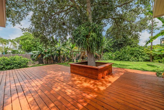 1012 NE 116th St, Biscayne Park, FL 33161
