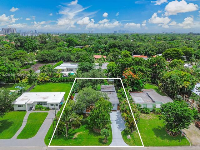 1012 NE 116th St, Biscayne Park, FL 33161