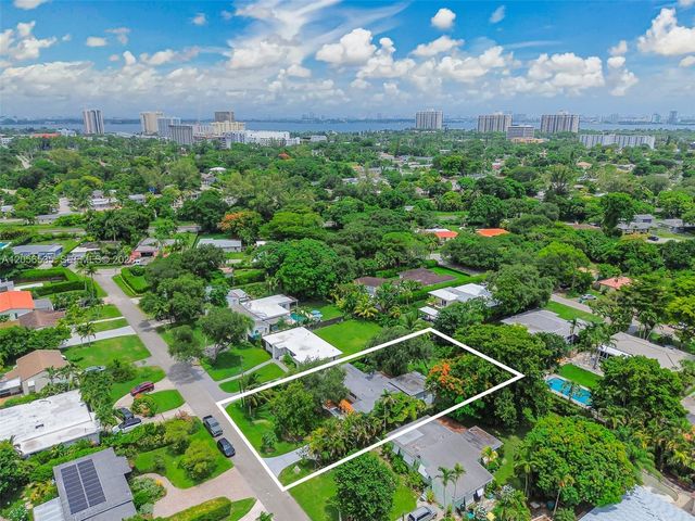 1012 NE 116th St, Biscayne Park, FL 33161