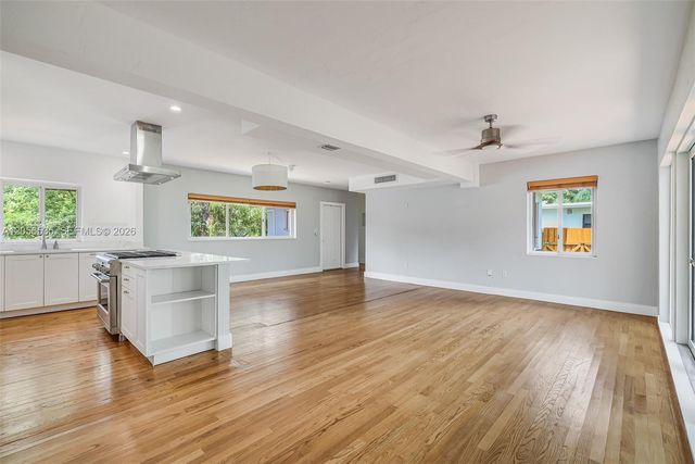 1012 NE 116th St, Biscayne Park, FL 33161