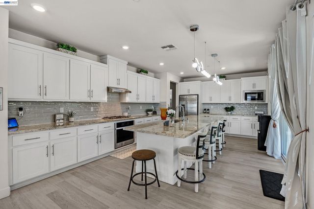 1710 Flora Way, Tracy, CA 95376