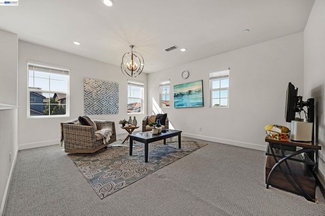 1710 Flora Way, Tracy, CA 95376