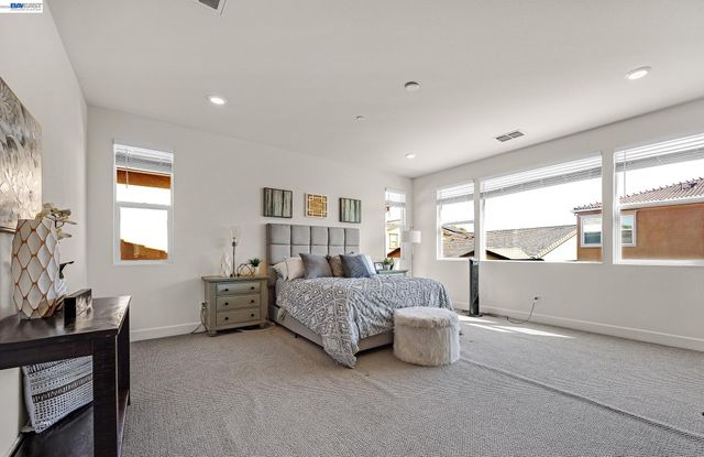 1710 Flora Way, Tracy, CA 95376