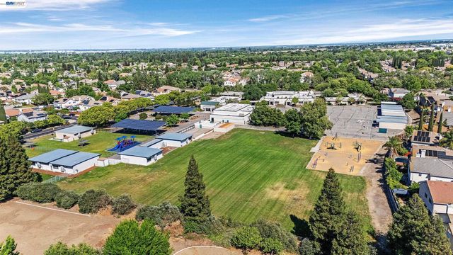 1710 Flora Way, Tracy, CA 95376