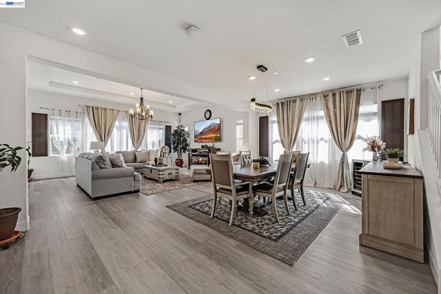 1710 Flora Way, Tracy, CA 95376