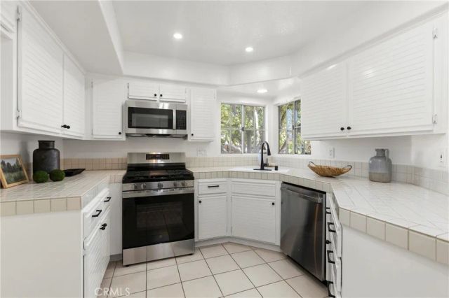8033 E Snapdragon, Anaheim Hills, CA 92808