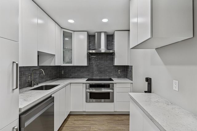 6457 BAY CLUB Drive 3, Fort Lauderdale, FL 33308