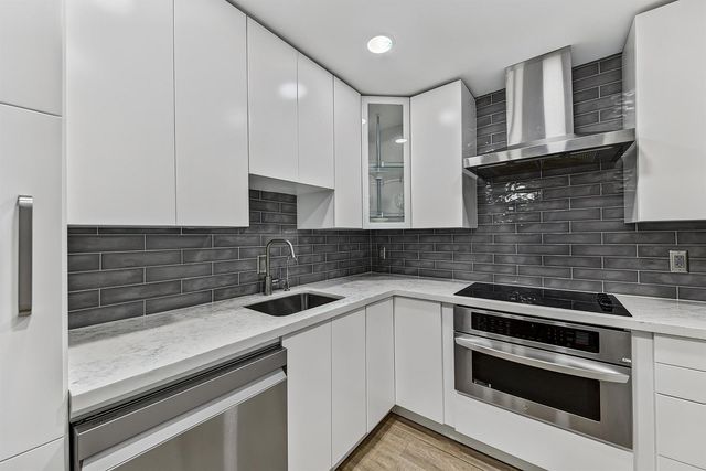 6457 BAY CLUB Drive 3, Fort Lauderdale, FL 33308