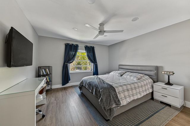 6457 BAY CLUB Drive 3, Fort Lauderdale, FL 33308