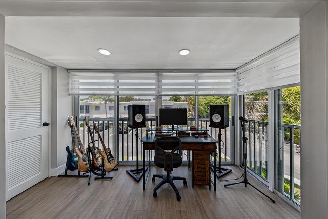 6457 BAY CLUB Drive 3, Fort Lauderdale, FL 33308
