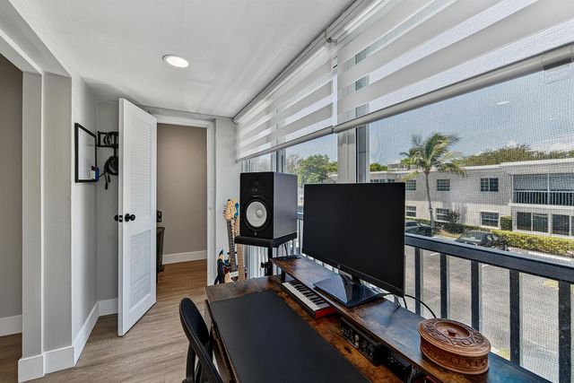 6457 BAY CLUB Drive 3, Fort Lauderdale, FL 33308