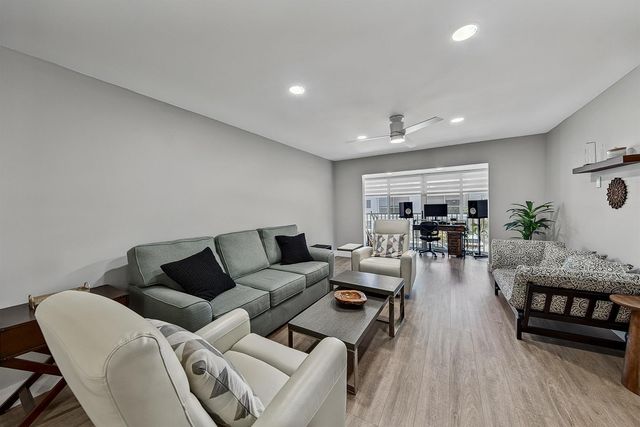 6457 BAY CLUB Drive 3, Fort Lauderdale, FL 33308