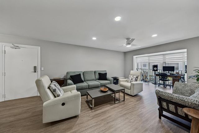 6457 BAY CLUB Drive 3, Fort Lauderdale, FL 33308