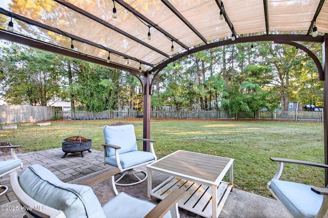 447 Dion Drive, Hubert, NC 28539