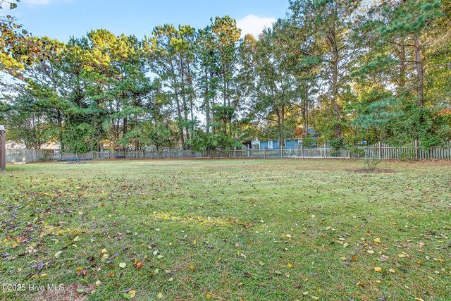 447 Dion Drive, Hubert, NC 28539