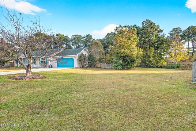 447 Dion Drive, Hubert, NC 28539