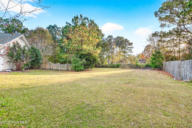 447 Dion Drive, Hubert, NC 28539