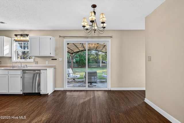 447 Dion Drive, Hubert, NC 28539