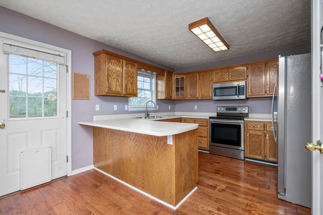 1014 Barker Lane W, Berea, KY 40403