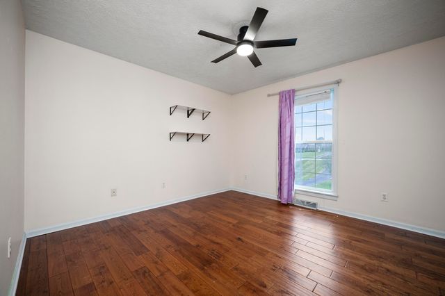 1014 Barker Lane W, Berea, KY 40403