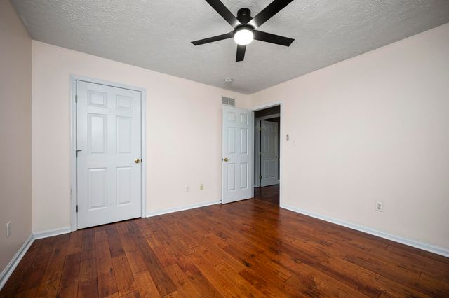 1014 Barker Lane W, Berea, KY 40403