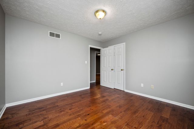 1014 Barker Lane W, Berea, KY 40403