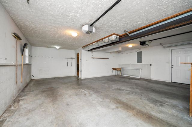 1014 Barker Lane W, Berea, KY 40403