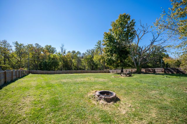 1014 Barker Lane W, Berea, KY 40403