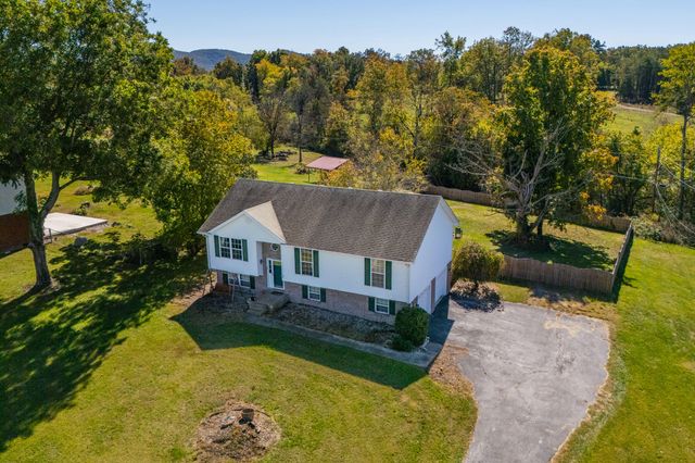 1014 Barker Lane W, Berea, KY 40403