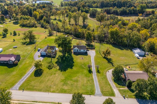 1014 Barker Lane W, Berea, KY 40403