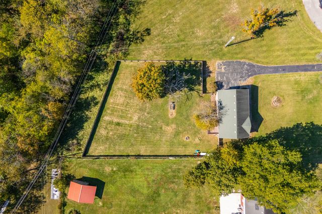 1014 Barker Lane W, Berea, KY 40403