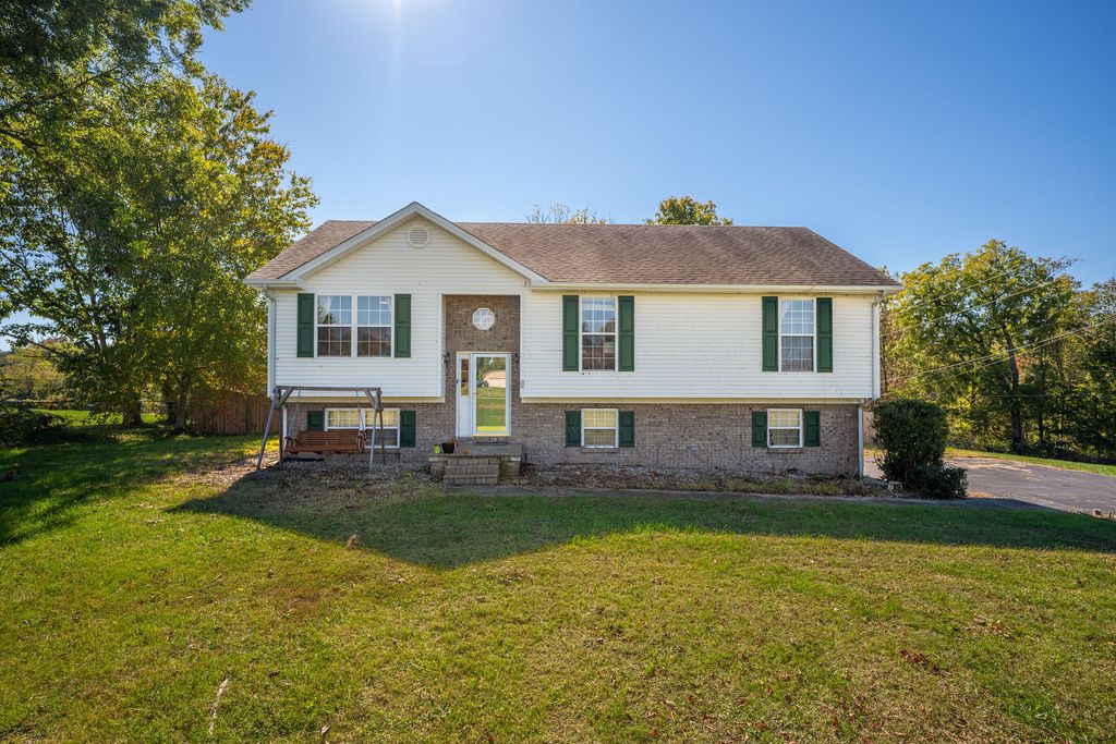 1014 Barker Lane W, Berea, KY 40403