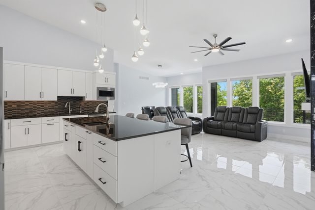 613 ANGELS REST WAY, Columbia, MO 65203