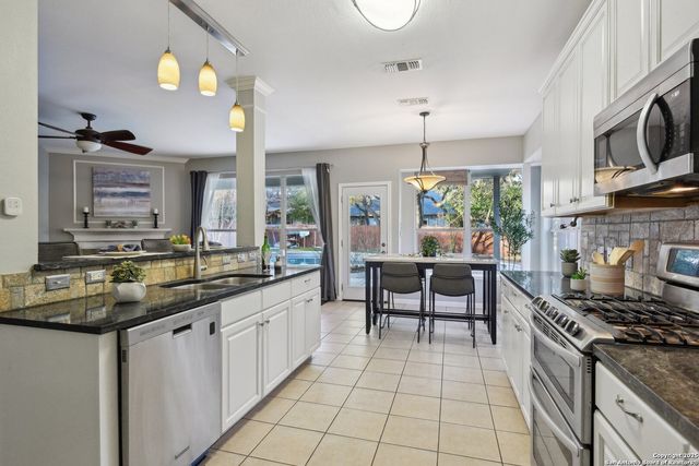 1703 Hadbury Ln, San Antonio, TX 78248