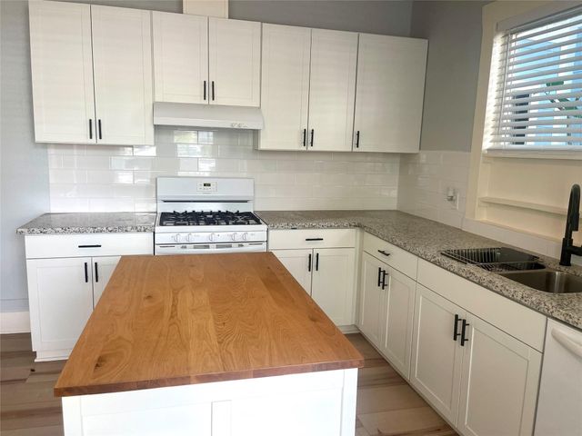 3701 Bradley Street, Houston, TX 77009