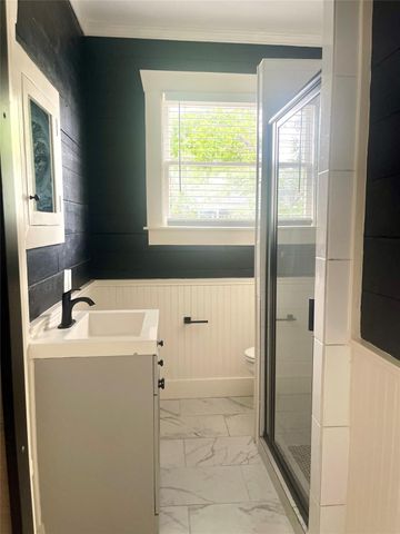 3701 Bradley Street, Houston, TX 77009