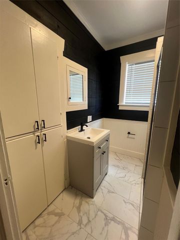 3701 Bradley Street, Houston, TX 77009