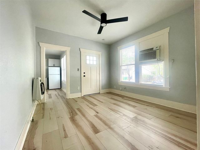 3701 Bradley Street, Houston, TX 77009