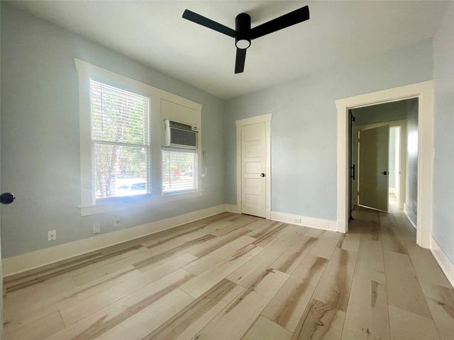 3701 Bradley Street, Houston, TX 77009