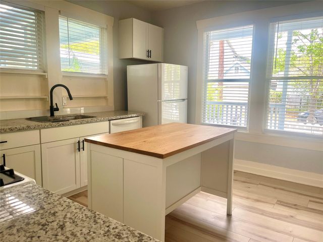 3701 Bradley Street, Houston, TX 77009