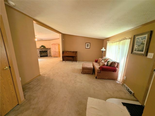 3163 N CENTER Road, Linesville, PA 16424