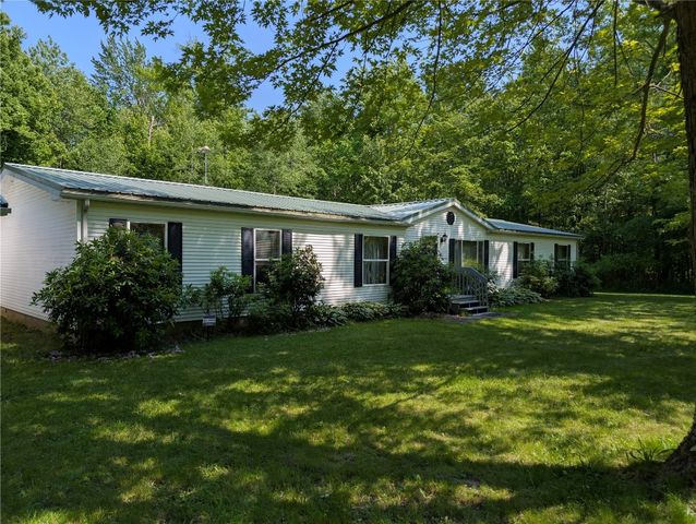 3163 N CENTER Road, Linesville, PA 16424