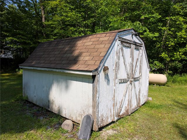 3163 N CENTER Road, Linesville, PA 16424