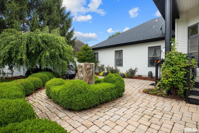 1964 CHESTNUT Lane, Washington, IL 61571