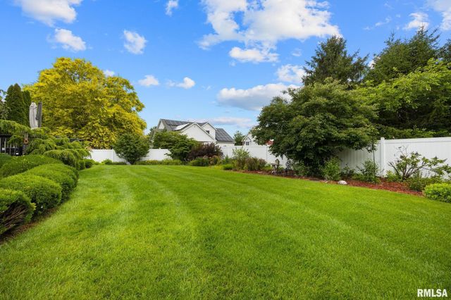 1964 CHESTNUT Lane, Washington, IL 61571