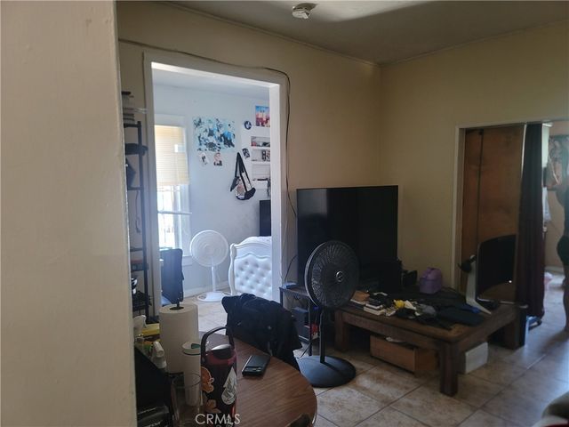 632 E 45th, Los Angeles, CA 90011
