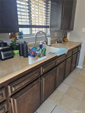 632 E 45th, Los Angeles, CA 90011