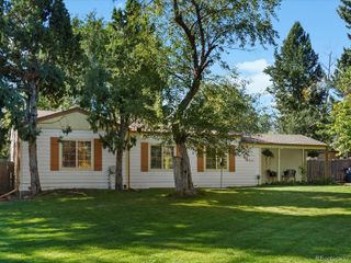 16 Lakewood Heights Drive, Lakewood, CO 80215