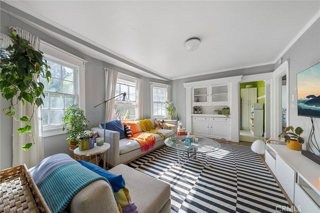 262 Thorne, Los Angeles, CA 90042